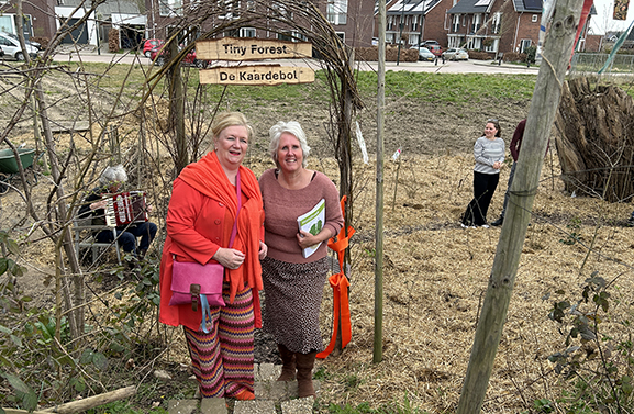Tiny Forest  De Kaardebol geopend in Varik