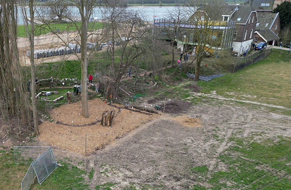 Tiny Forest  De Kaardebol geopend in Varik