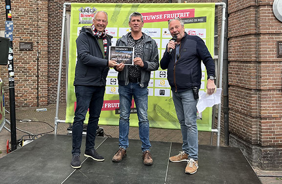 Klassieke en bijzondere auto's stelen de show tijdens Betuwse Fruitrit