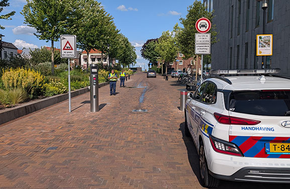 Inzinkbare paal zorgt opnieuw voor schade in Tiel