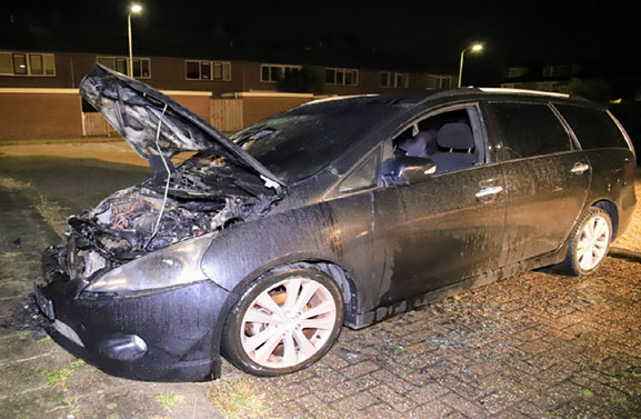 Autobrand in Culemborg, dader laat tekening achter