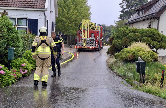Middelgrote brand in loods met machines