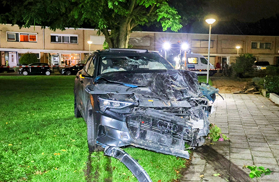 Bestuurder auto die inreed op huis in Tiel had mogelijk gedronken