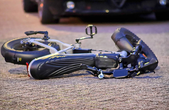 Ernstig ongeval tussen personenauto en fatbiker