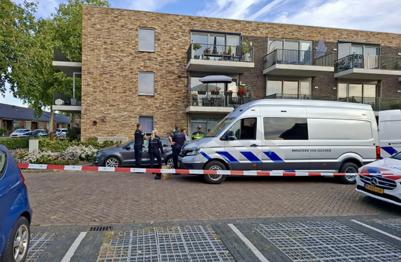 Verdacht pakketje bij woning; uit voorzorg groot opgeschaald