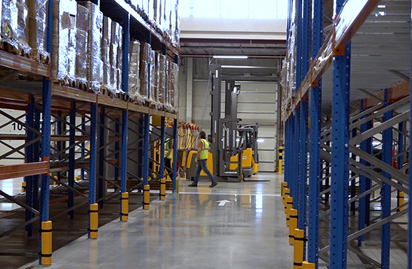 Groot distributiecentrum voor bouwmarkten in gebruik genomen