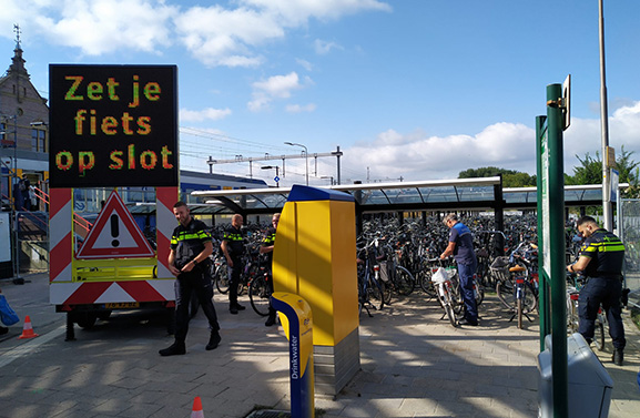 Actie tegen fietsendiefstallen bij station Geldermalsen