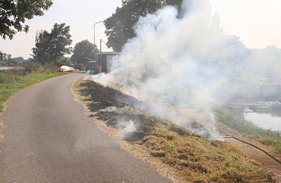 Bermbrand op de Groene Krib in Tiel