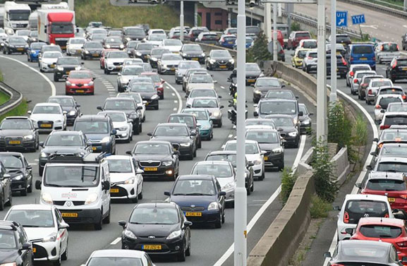 Grote zorgen in Waardenburg om verbreding snelweg A2