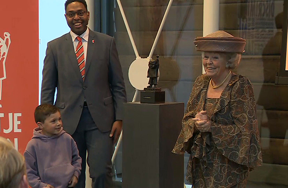 Prinses Beatrix reikt in Culemborg de Jantje Beton Prijs uit