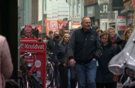 Drukte in Gelderse winkelstraten om dreigende strenge lockdown