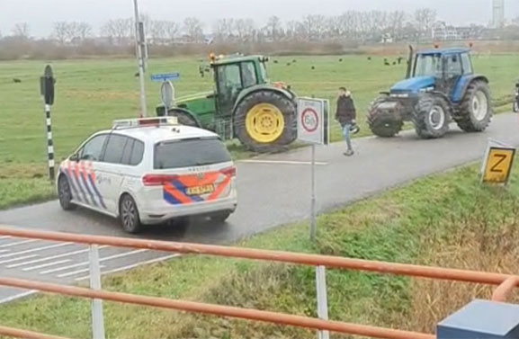 Boeren blokkeren actievoerders Konijn in Nood