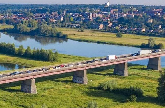 10 miljoen van provincie om files Rijnbrug op te lossen