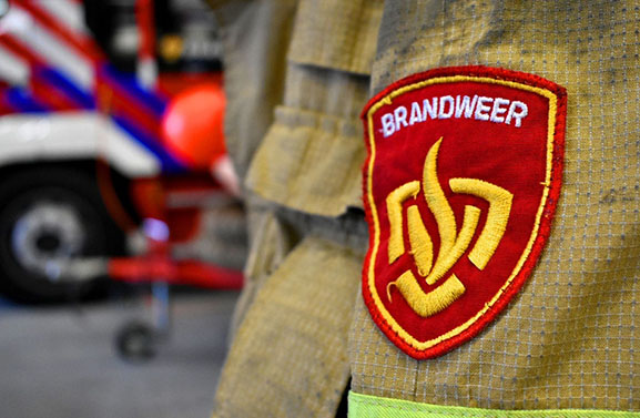 Brandweer rukt uit voor schoorsteenbrand Schoonrewoerd