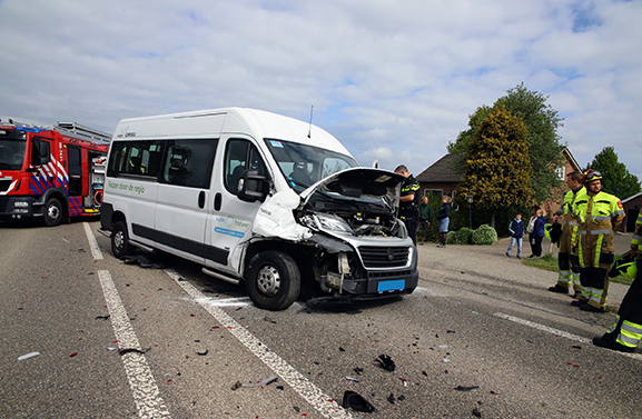 Drie voertuigen betrokken bij ongeval op de Provincialeweg N320 bij Lienden