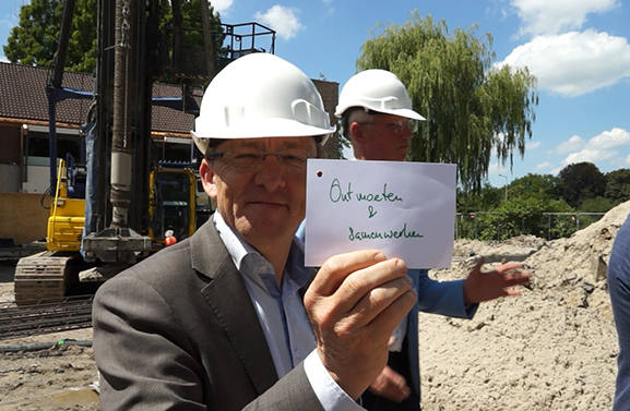 Eerste paal gemeentehuis West Betuwe geslagen