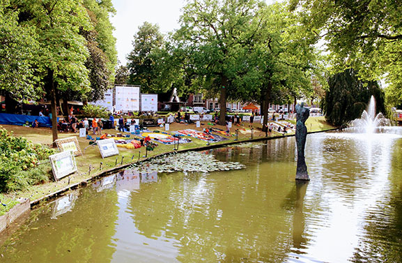 Fruitmozaiken langs de Tielse stadsgracht