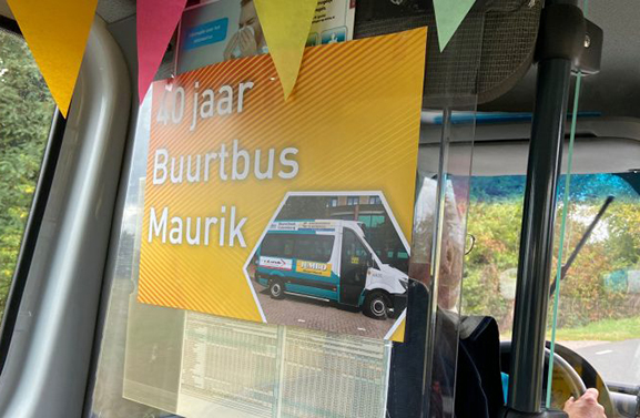 Buurtbus Maurik bestaat 40 jaar