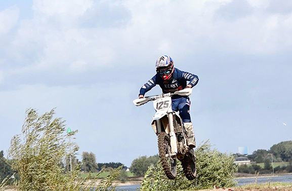 Mats Luiten vijfde op cross country-crosswedstrijd in Overloon