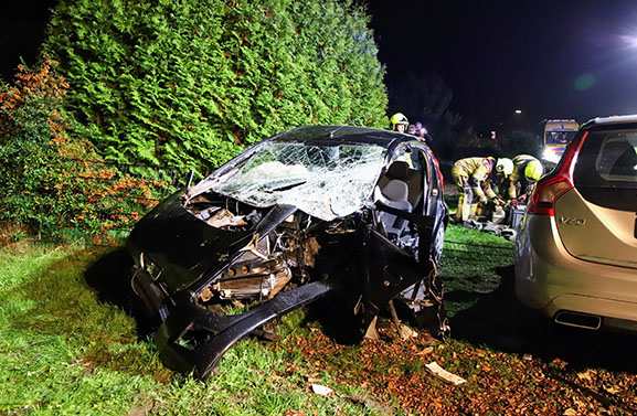 Drie gewonden bij botsing personenauto's in Lienden