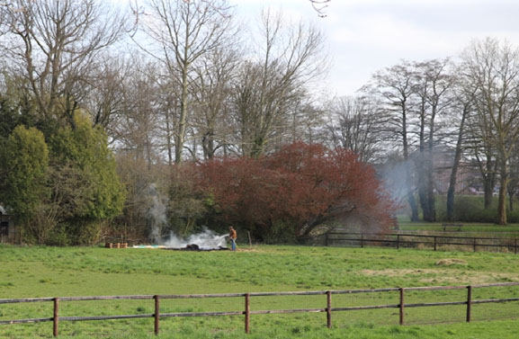 Verbranden snoeiafval zorgt voor overlast in Geldermalsen