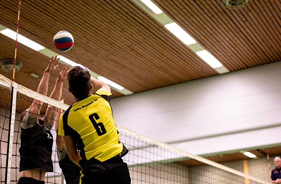 Volley Meerkerk wint van Volley Zuid in Rotterdam