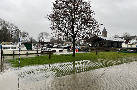 Waterpeil in de Linge zakt, grootste gevaar geweken