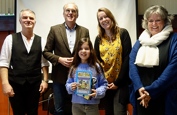 Lydia en Sophie winnen de Voorleeswedstrijd voor Vijfheerlanden