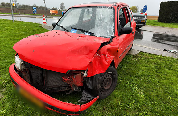 Ongeval op Provincialeweg bij Ingen, bestuurder op de vlucht geslagen
