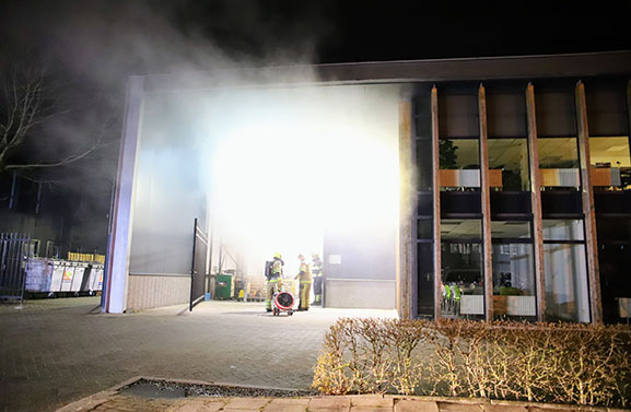 Brandweer rukt uit voor brand, maar blijkt rook van mistgenerator