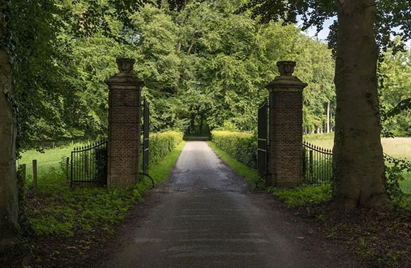 Dit Gelderse kasteel staat te koop voor 2,45 miljoen euro