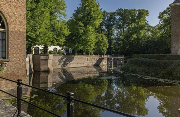 Dit Gelderse kasteel staat te koop voor 2,45 miljoen euro