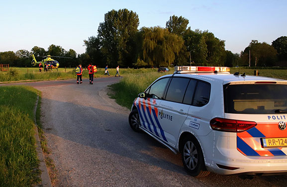 Hulpdiensten rukken uit naar manege in Kapel Avezaath: een persoon gewond