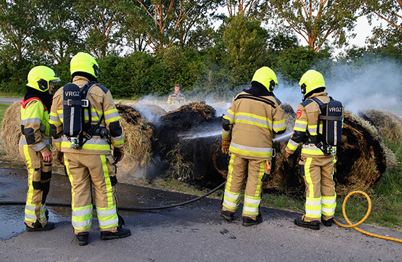 Rollen hooi in brand in Maurik