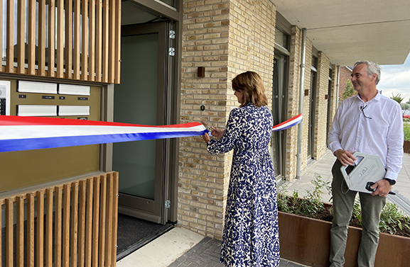 Monica Wichgers overhandigt eerste sleutels Kop van Parijsch