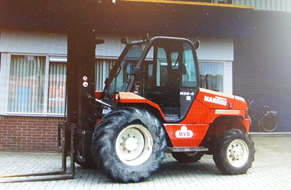 Getuigen gezocht van diefstal terreinheftruck in Ommeren