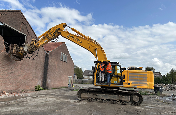 Sloopwerkzaamheden op het Veilingterrein in Tiel officieel gestart