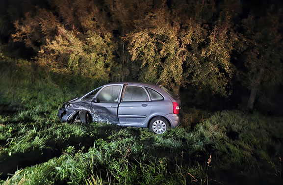 Meerdere gewonden bij botsing van twee personenauto's op de Diefdijk