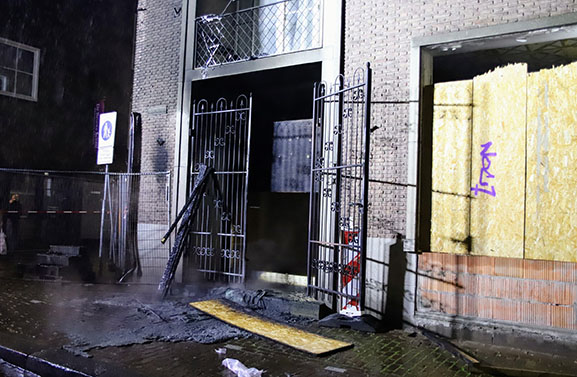 Flinke buitenbrand op de hoek Gasthuisstraat met Kerkstraat in Tiel