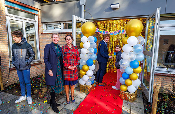 Feestelijke opening van schoolgebouw aan de Adamshof in Tiel