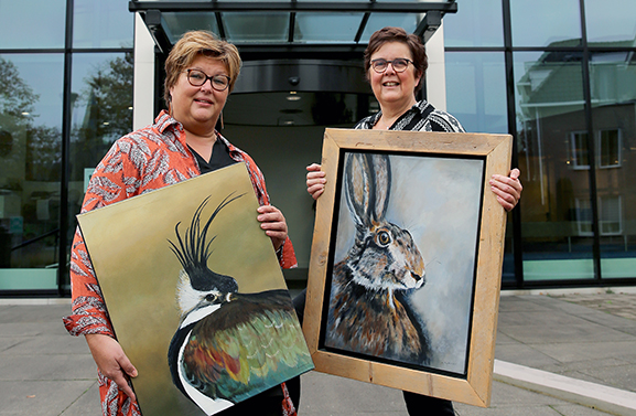 Expositie kunst van Ada Bakkenes in gemeentehuis van Neder-Betuwe