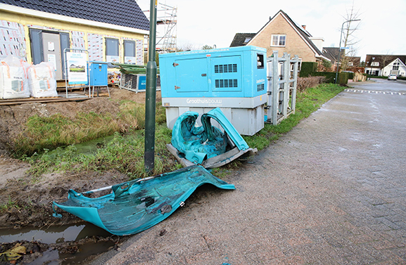 Dixi aan de Aeneas Mackaylaan in Ophemert uitgebrand