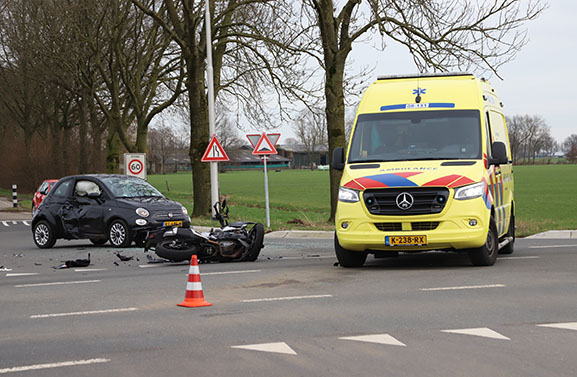 Al weer een ongeval op gevaarlijke kruising Rijksstraatweg - Kruisweg