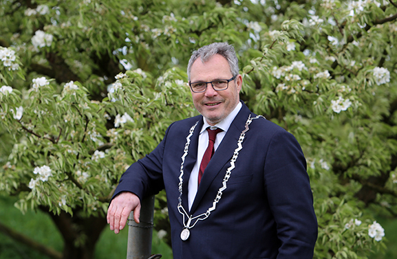 Bestuurders beschouwen 24 Burgemeester Jan Kottelenberg – Neder-Betuwe