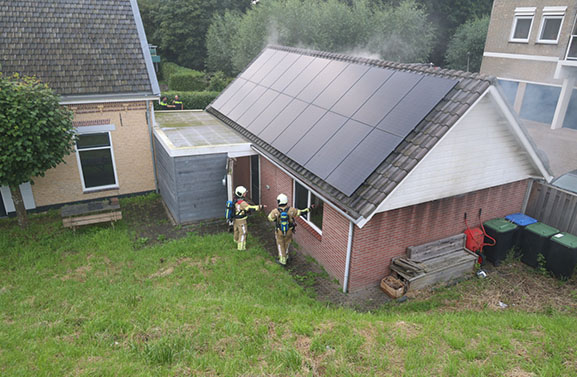 Flinke rookontwikkeling bij schuurbrand in Leerdam