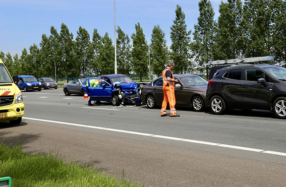 Aanrijding met drie auto's op A2 bij Enspijk