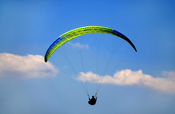 Man uit Vianen overlijdt bij parachutesprong op Texel