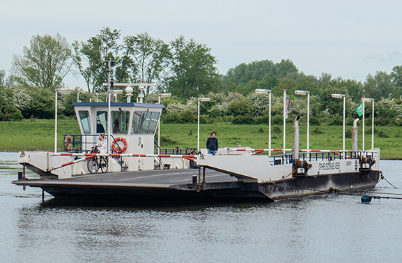 Veerpont Opheusden - Wageningen tijdelijk uit de vaart