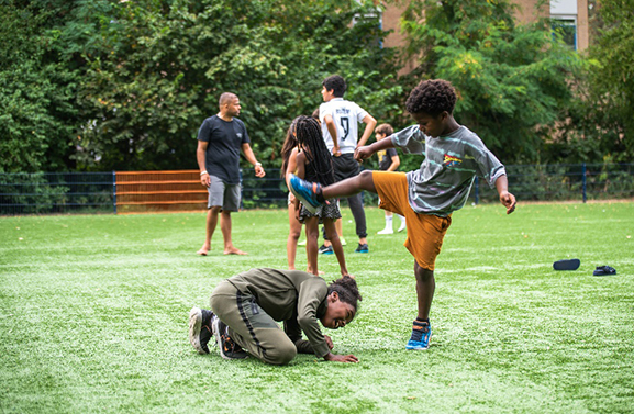 Gratis workshops voor kinderen op het CruyffCourt in Tiel-West