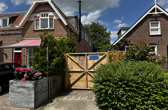 Stortvloed aan rechtzaken over afgesloten Dries in Maurik